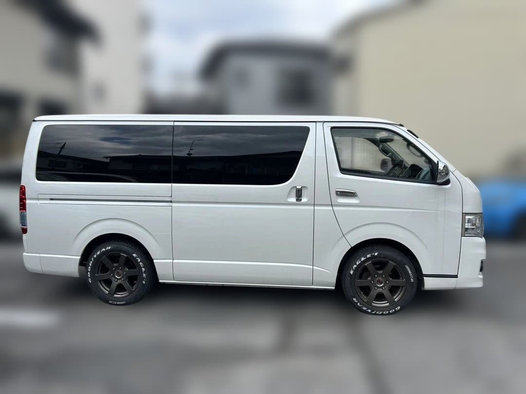 ハイエース　fenice フェニーチェ 17インチ　4本セット