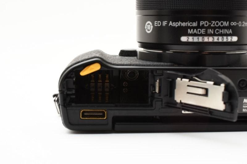 デジタルカメラ Nikon 1 V3, NIKKOR 10-30mm F/3.5-5.6 VR