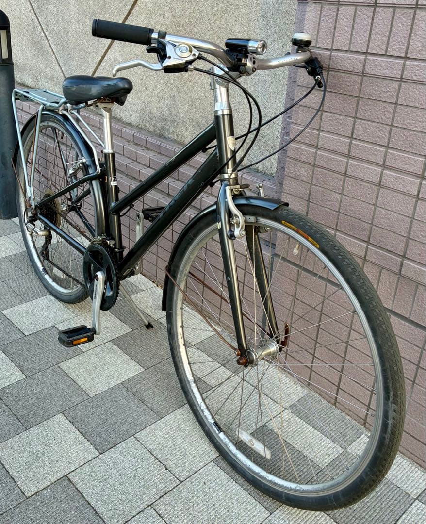 トレック　Trek Allant. クロスバイク　24段　東京