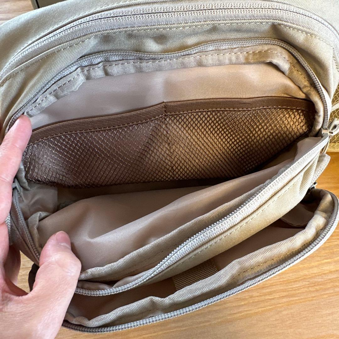 Hugoo ヒップシート　カームベージュ