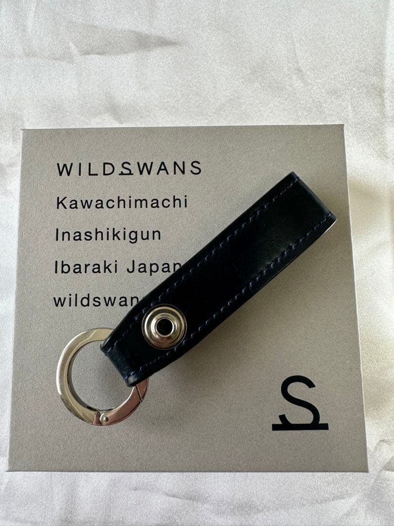 WILDSWANS リーフ シェルコードバン ネイビー カラビナキーリングM