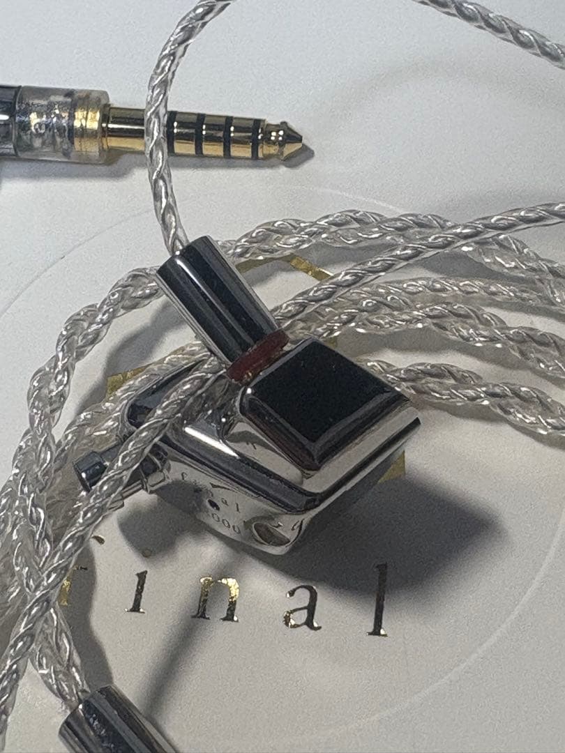 final A8000 純正ケーブル2種つき