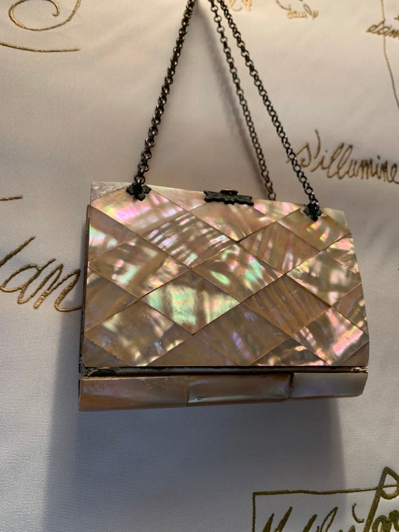 フランス製　アンティーク　レアな鞄型の手で持つ聖書！周りが貝細工で見事です！