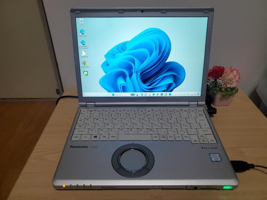 第7世代Corei5、SSD256GB、メモリ8GBのLet's noteです♪