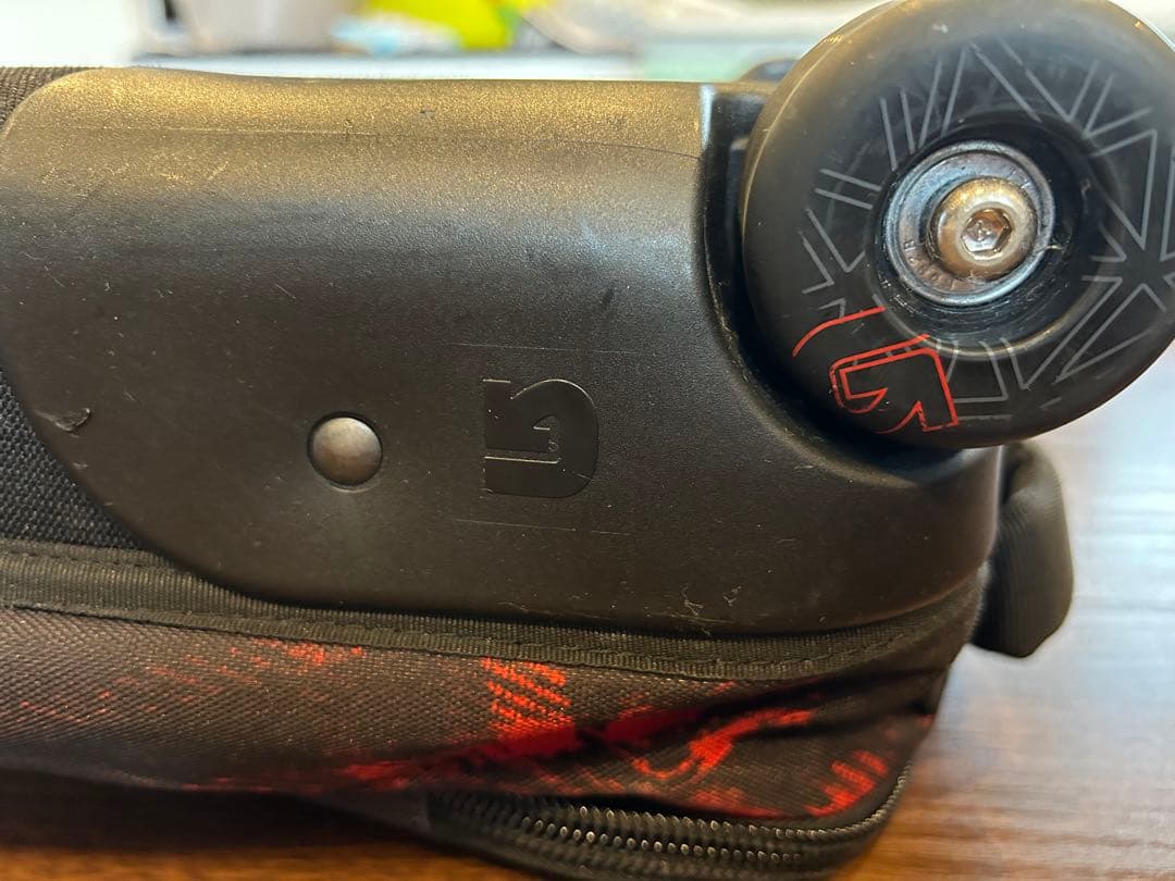 【美品】Burton スノーボードバッグ156キャスター付き 値下しました！