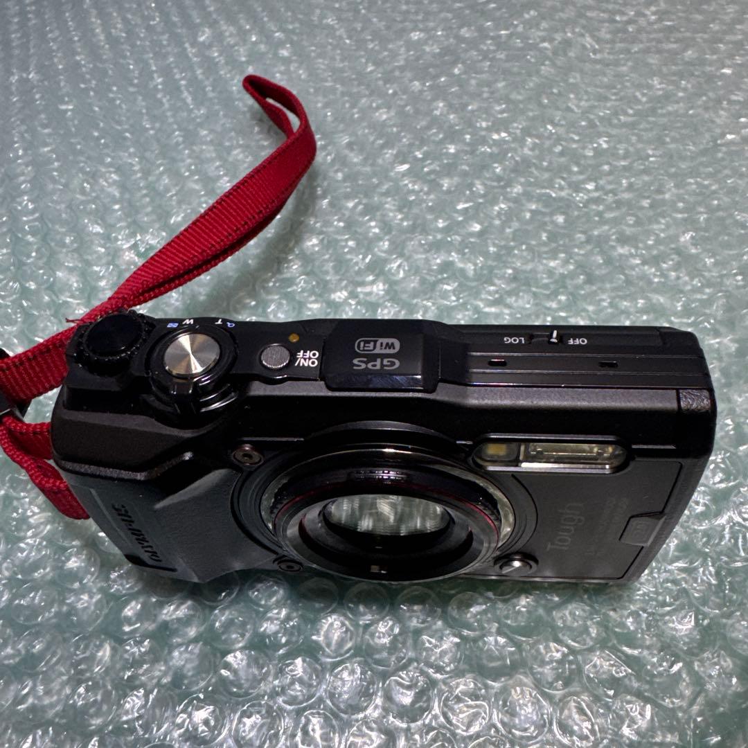 美品　オリンパス　デジタルカメラ TOUGH 型番：IM 015