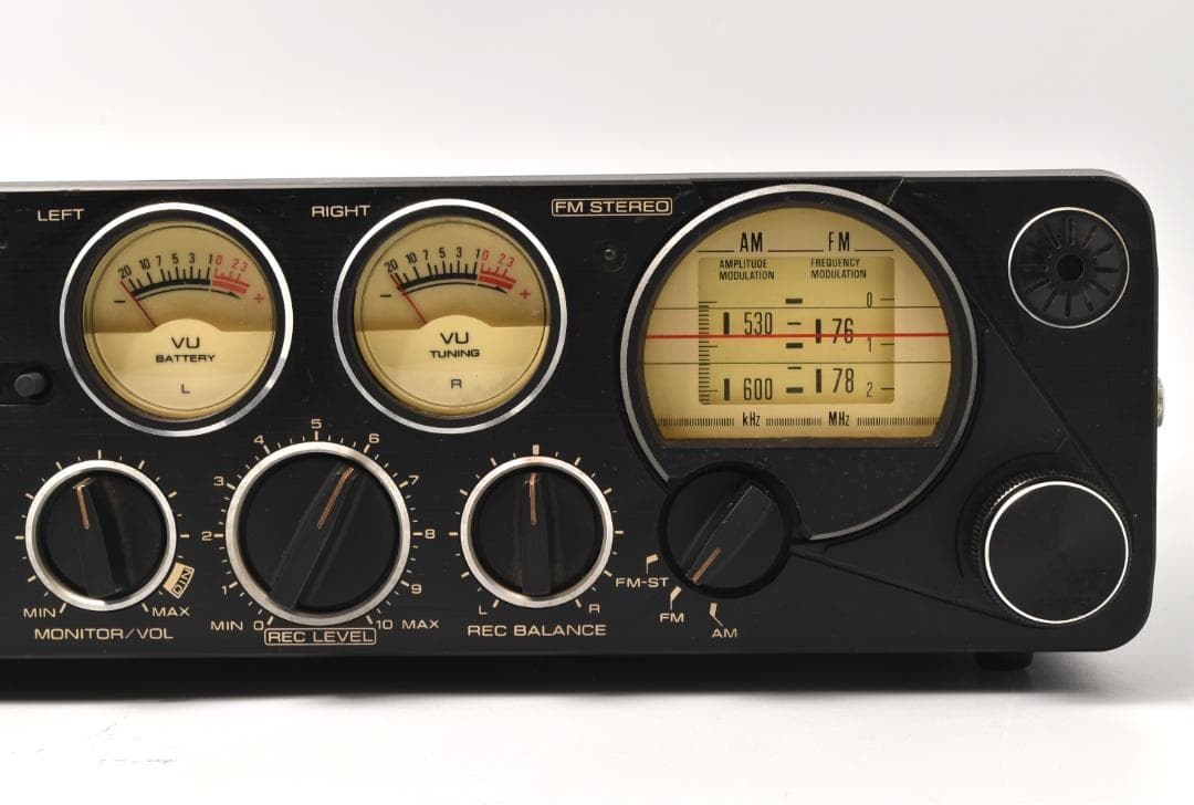 昭和レトロ 東芝 ACTAS RT-8400S 通電確認・ラジオ受信 ラジカセ