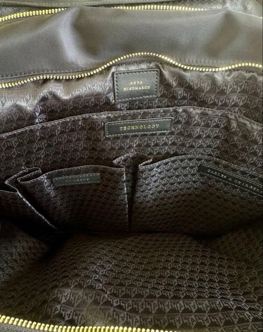 ANYA HINDMARCH アニヤハインドマーチ　「24 Hour」