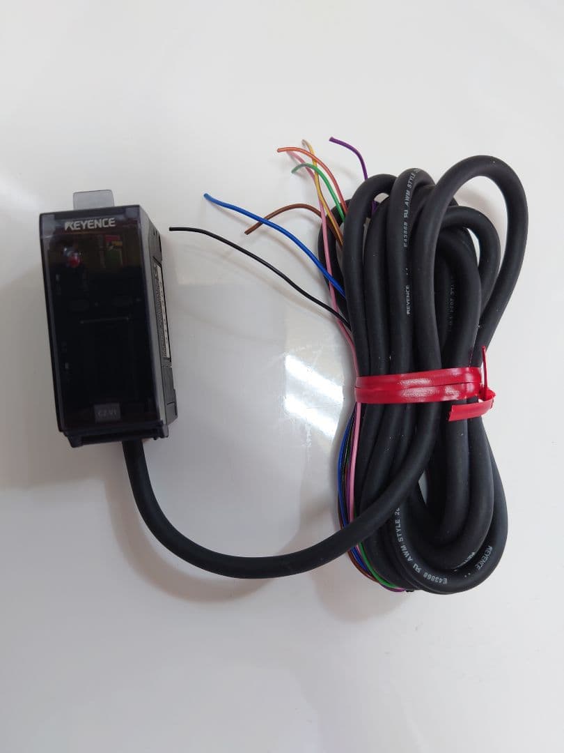 キーエンス　デジタルカラー判別センサー　CZ-V1