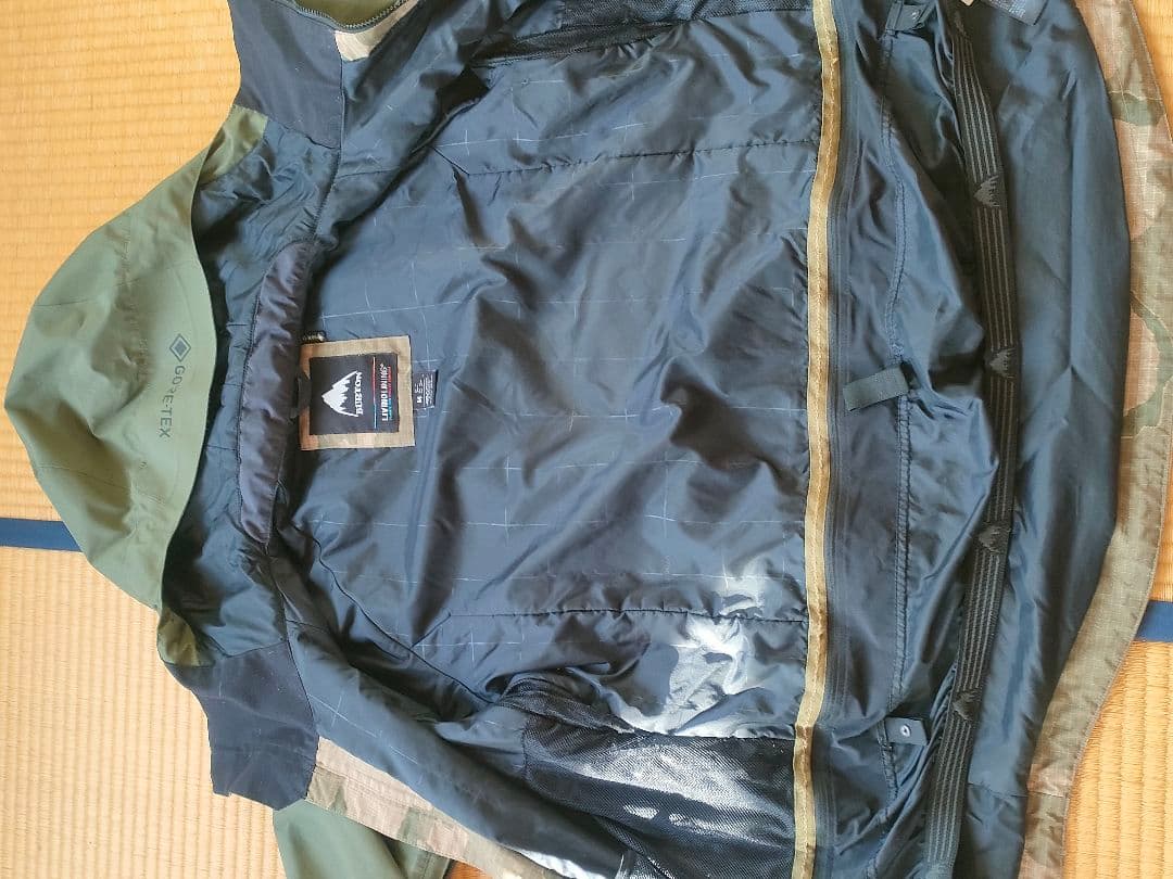BURTON ゴアテックス スノボジャケット オリーブM（US）L（JP）サイズ