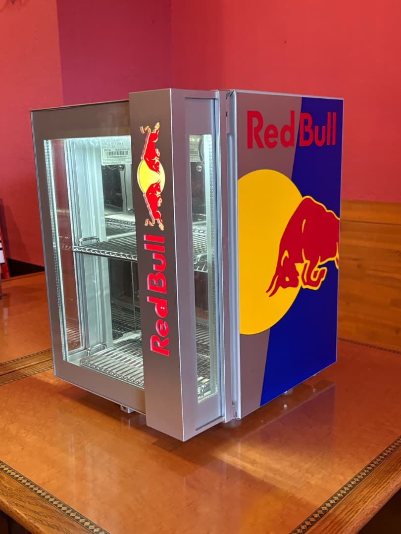 レッドブル　冷蔵庫