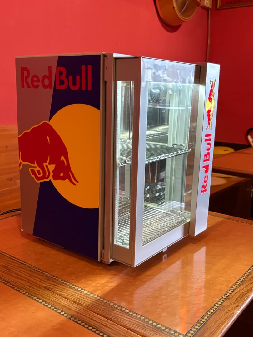 レッドブル　冷蔵庫