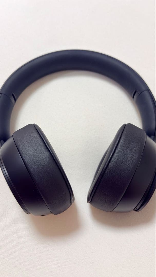 Beats Solo Pro ケース付き