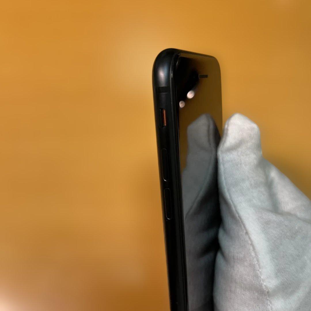 【美品】iPhone SE(第2世代) 64GB ブラック SIMフリー