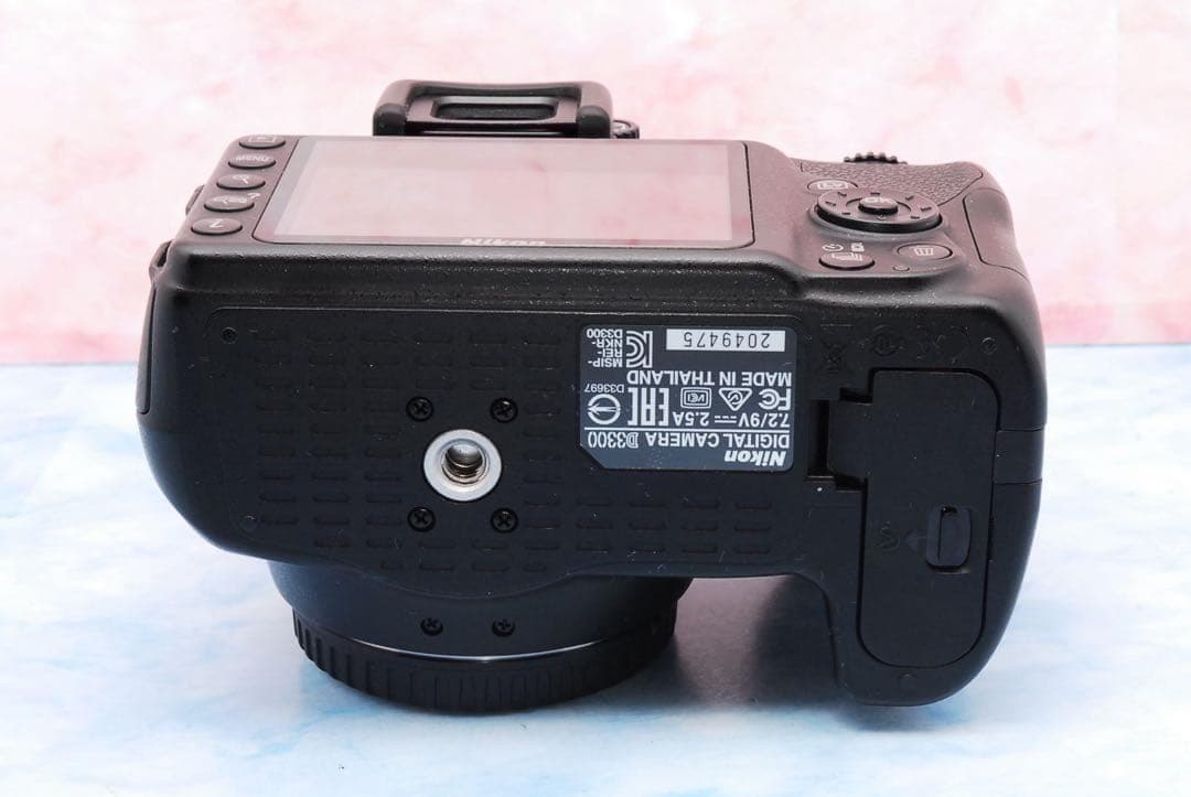 Nikon D3300☆一眼レフカメラ☆バッグ付☆美品＆S数少☆初心者向け