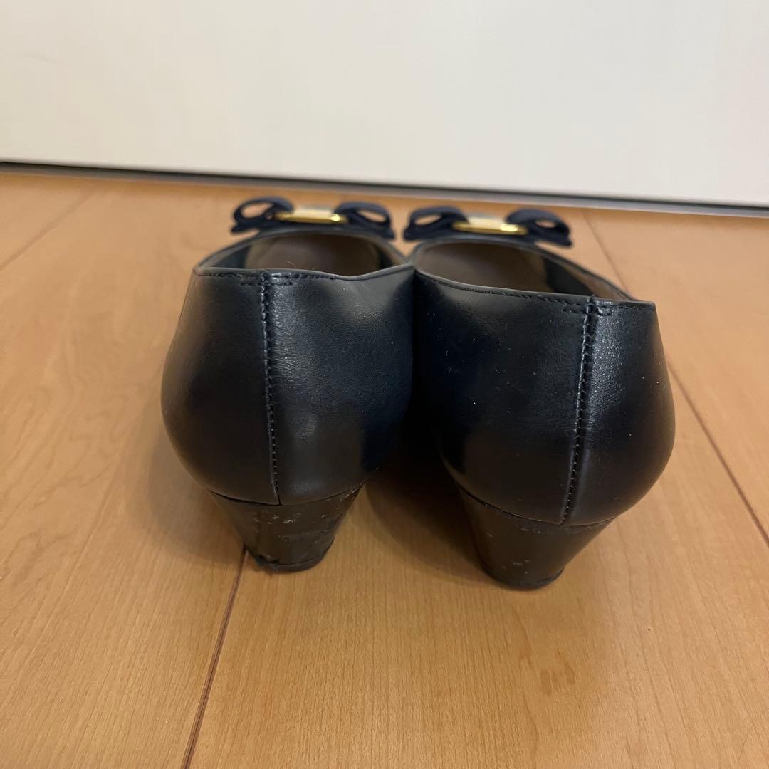 ✨ 美品 ✨ フェラガモ パンプス 紺色 7 24㌢