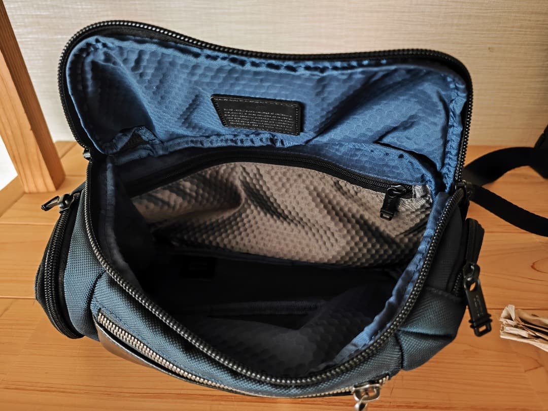 TUMI (トゥミ) ALPHA BRAVO　ネイビー　232399