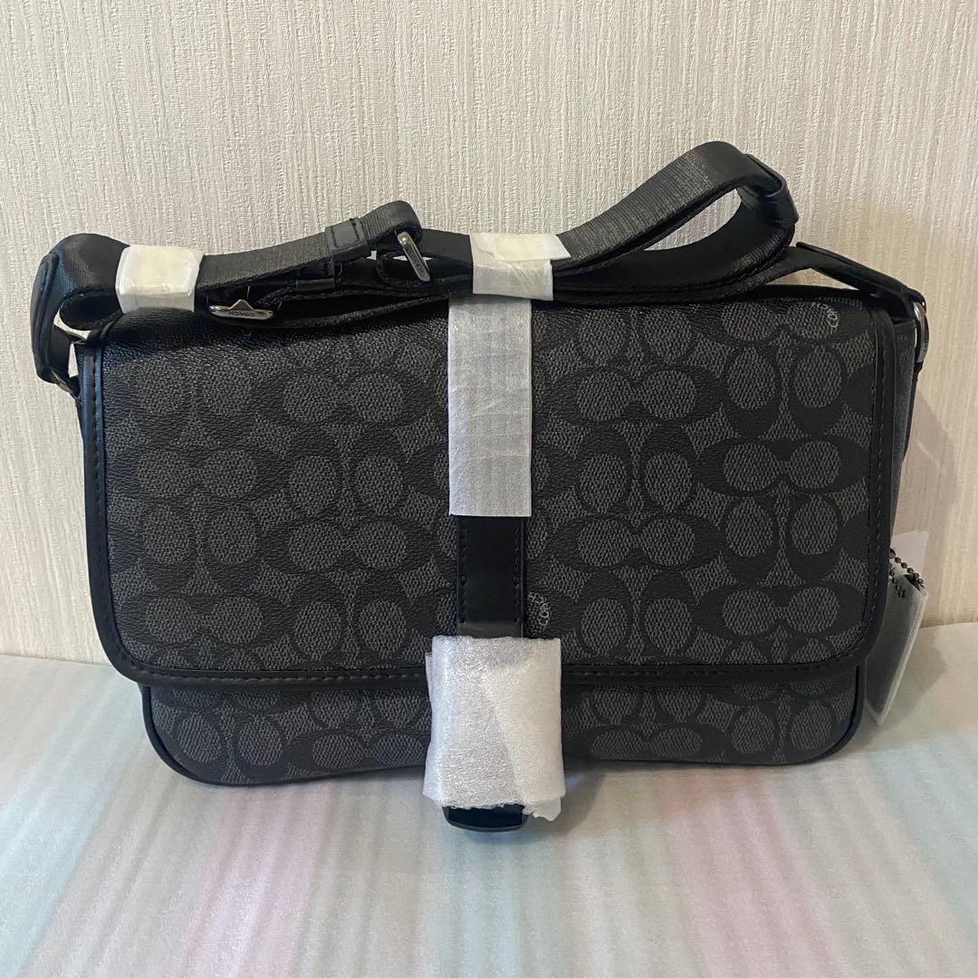 新品　COACH（コーチ ）メッセンジャーバッグ　CU202