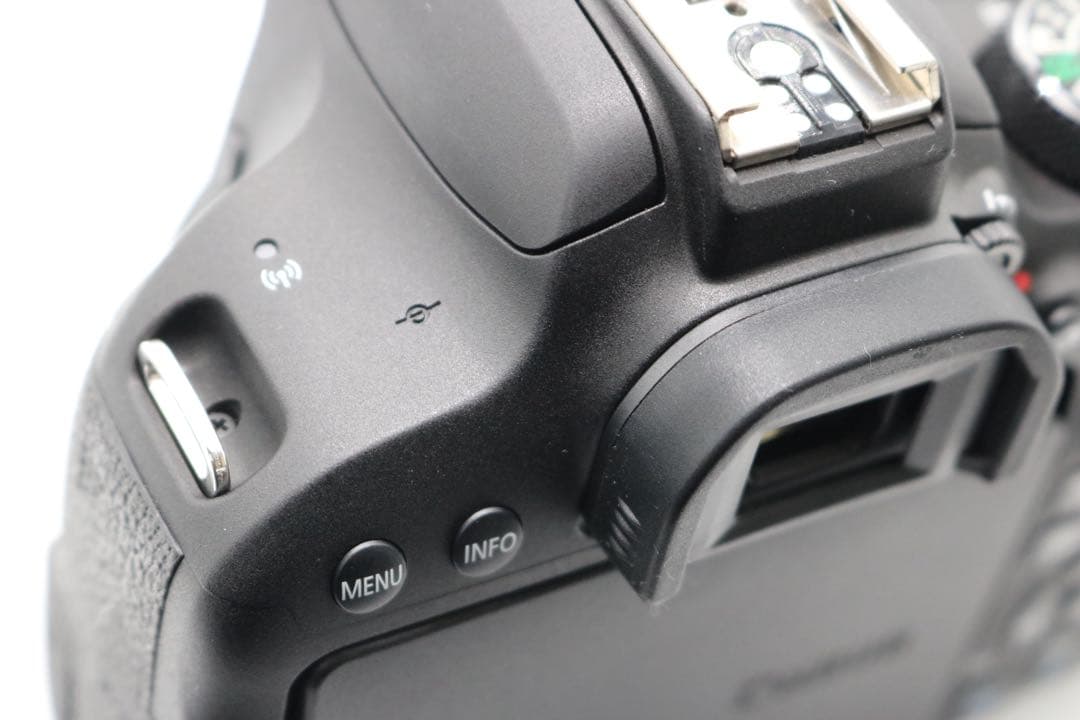 ボディほぼ新品 【Canon EOS Kiss X9i ダブルレンズセット】