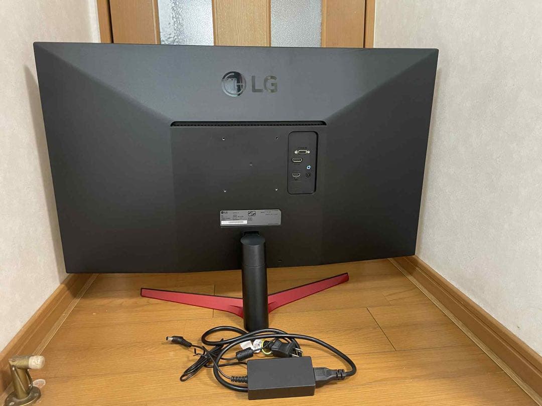 LG31.5型アームスタンド液晶モニター