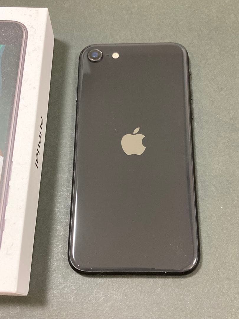 【極美品】iPhone se2本体 64GB ブラック