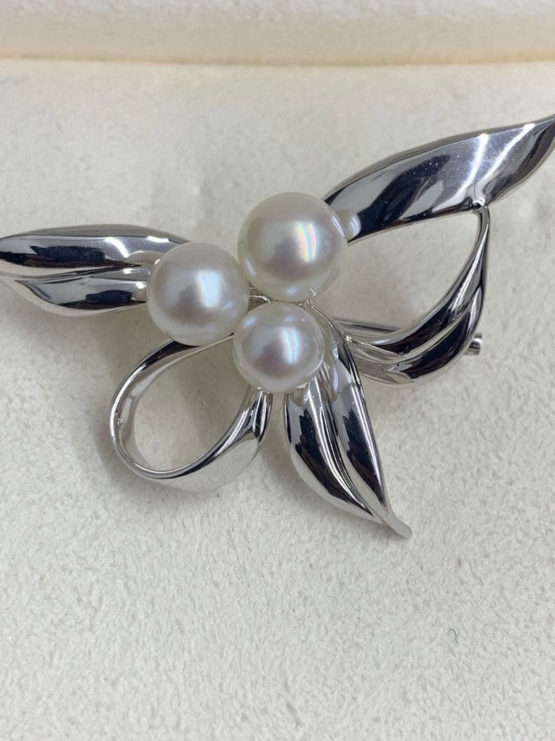 MIKIMOTO 蝶の形ブローチ 真珠付き