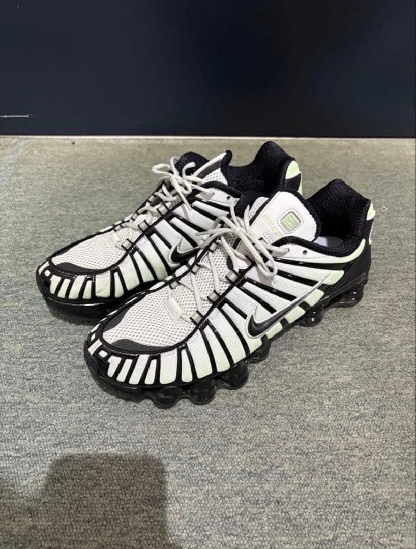 Nike ショックス