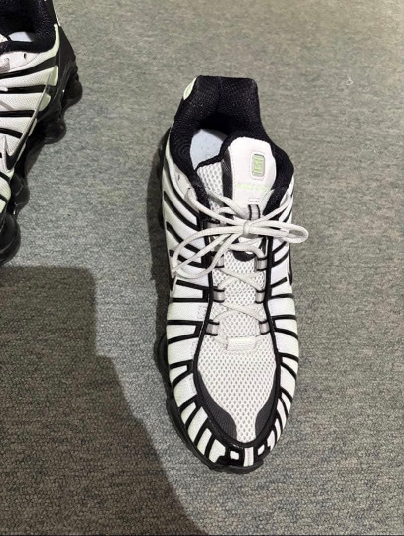 Nike ショックス