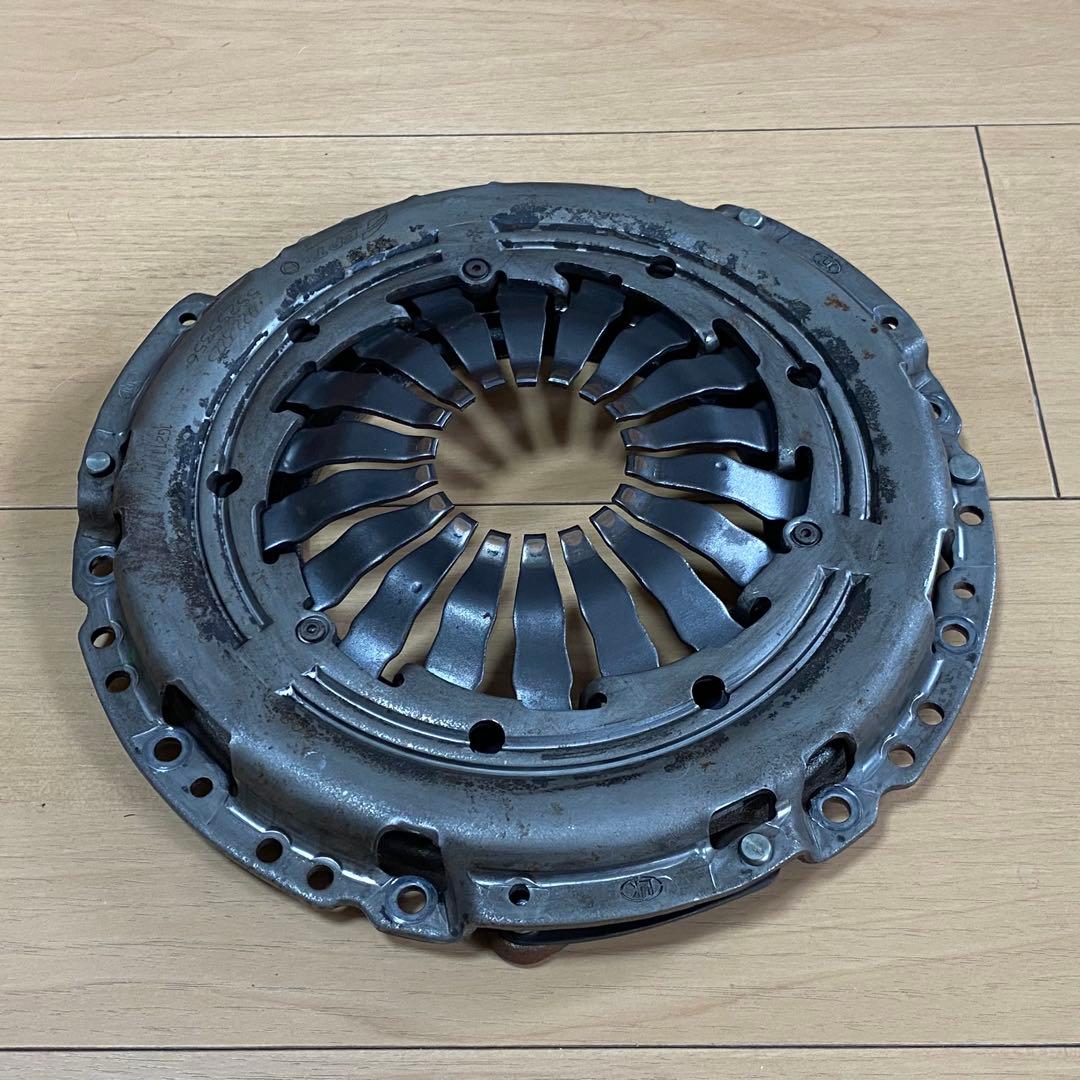 ♦︎美品！♦︎安心の純正品♦︎アバルト595/695♦︎フラホ/クラッチセット♦︎現品限♦︎