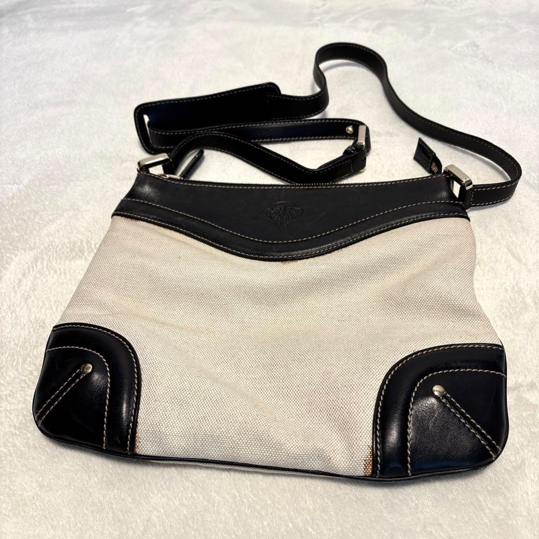 【希少】GUCCI ホワイトブラック　ショルダーバッグ