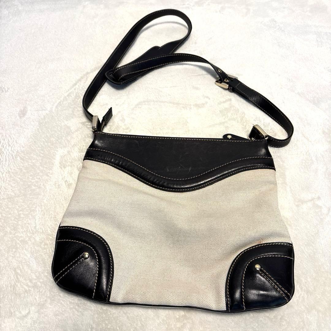 【希少】GUCCI ホワイトブラック　ショルダーバッグ