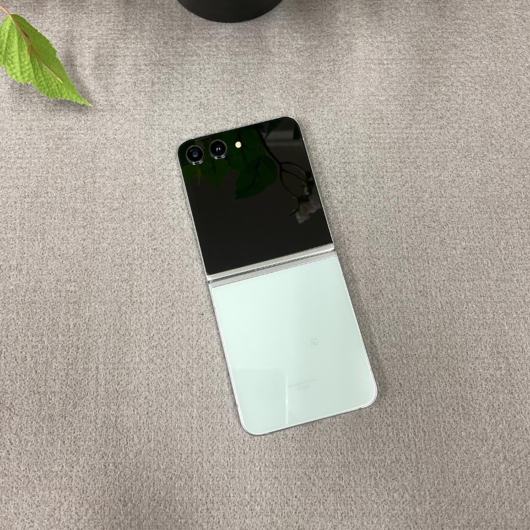 新品・未使用 Galaxy Z Flip5 ミント 国内版SIMフリー