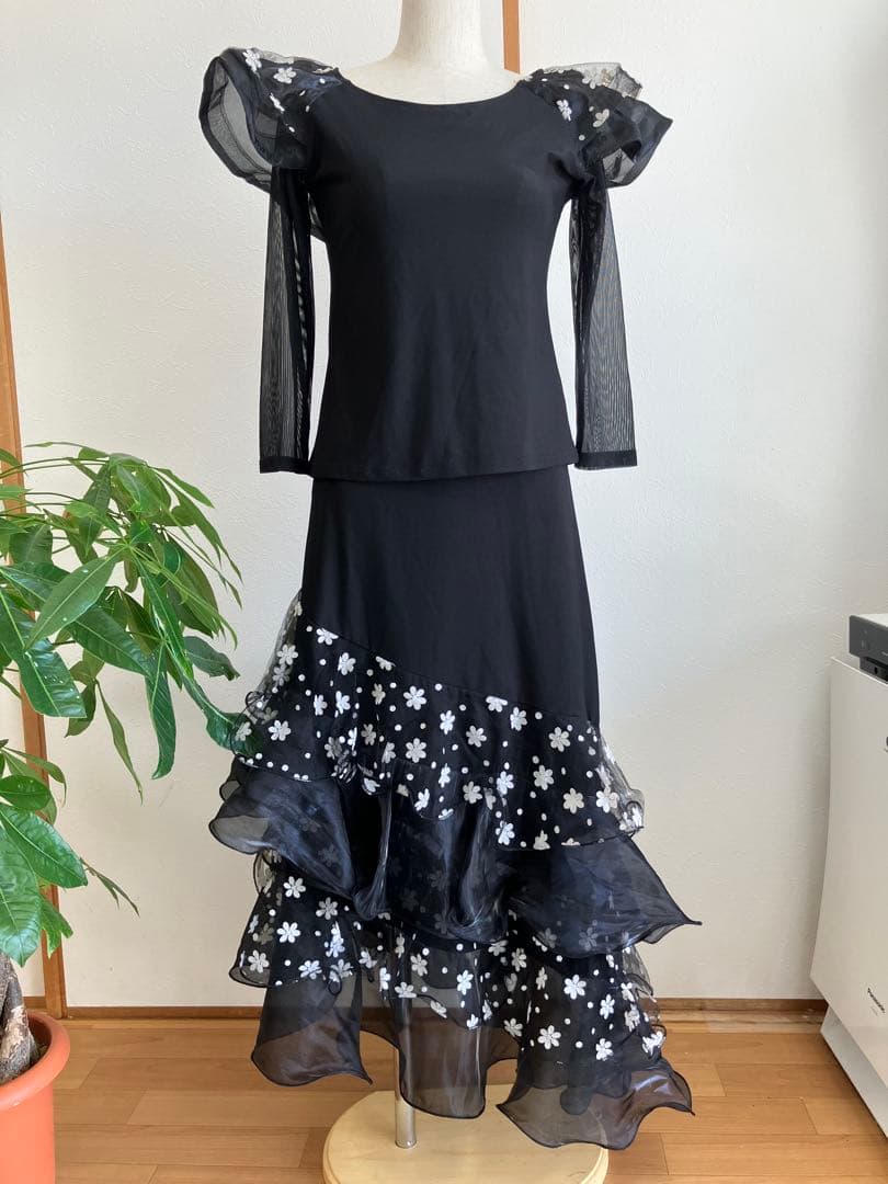 社交ダンストップス　社交ダンススカート レッスンウェア M 黒美品　上下セット