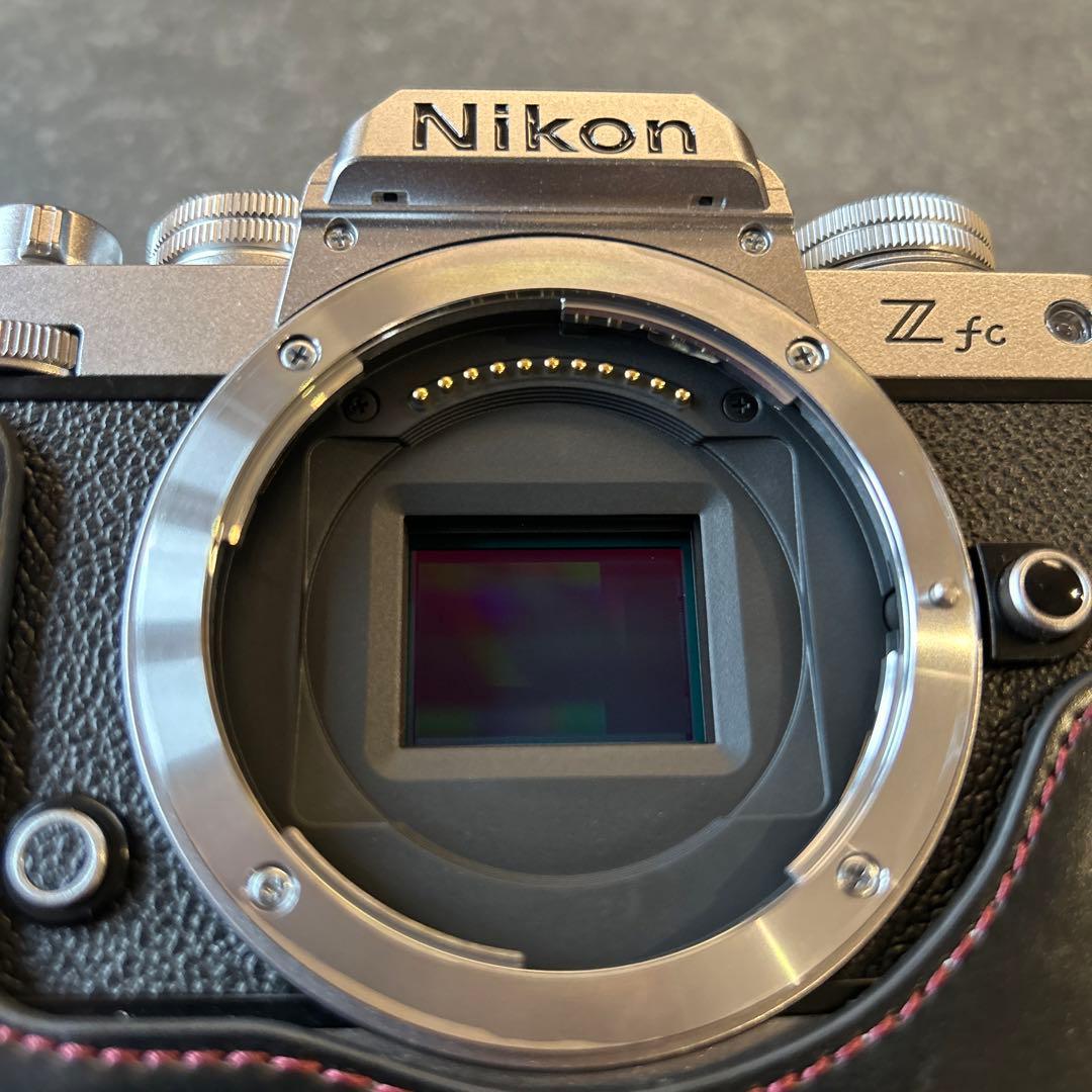 デジタルカメラ Nikon Z fc 28mm f/2.8 SE Kit