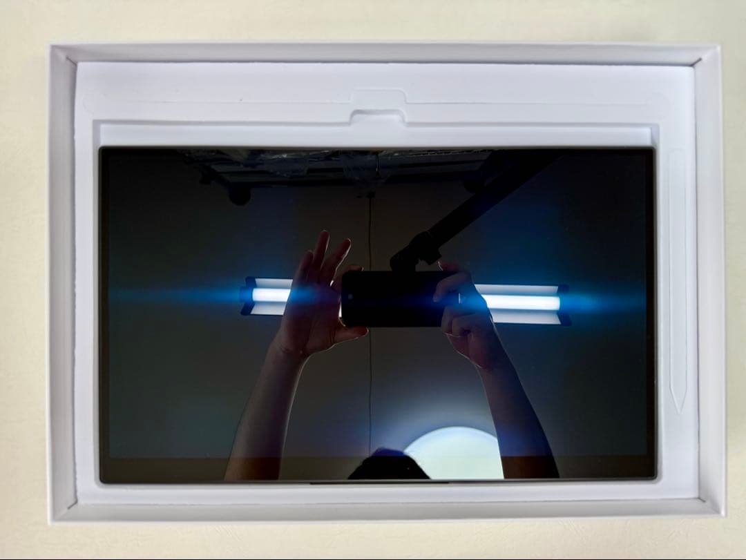 有機EL 4K 15.6インチ モバイルモニター RO-156NU