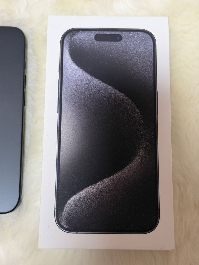 かかiPhone 15 Pro 本体 ブラックチタニウム