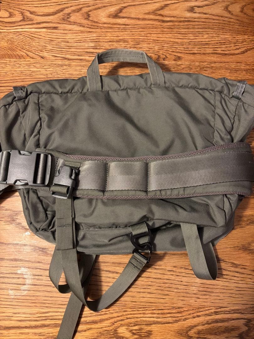 山*郎様 MYSTERY RANCH アメリカ インベーダー メッセンジャーバッ