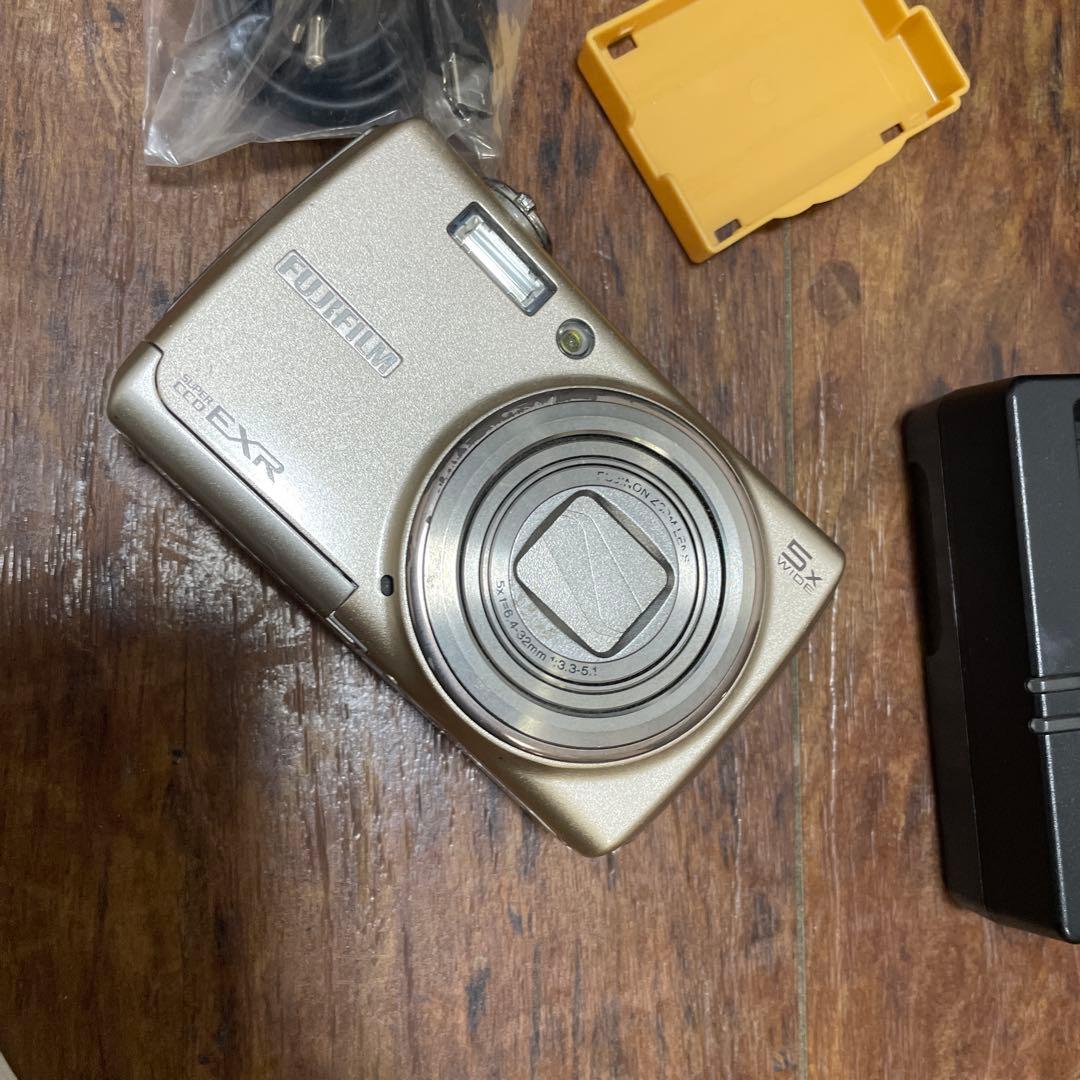 Canon EOS Kiss X5 デジタル一眼レフ& finepix F200