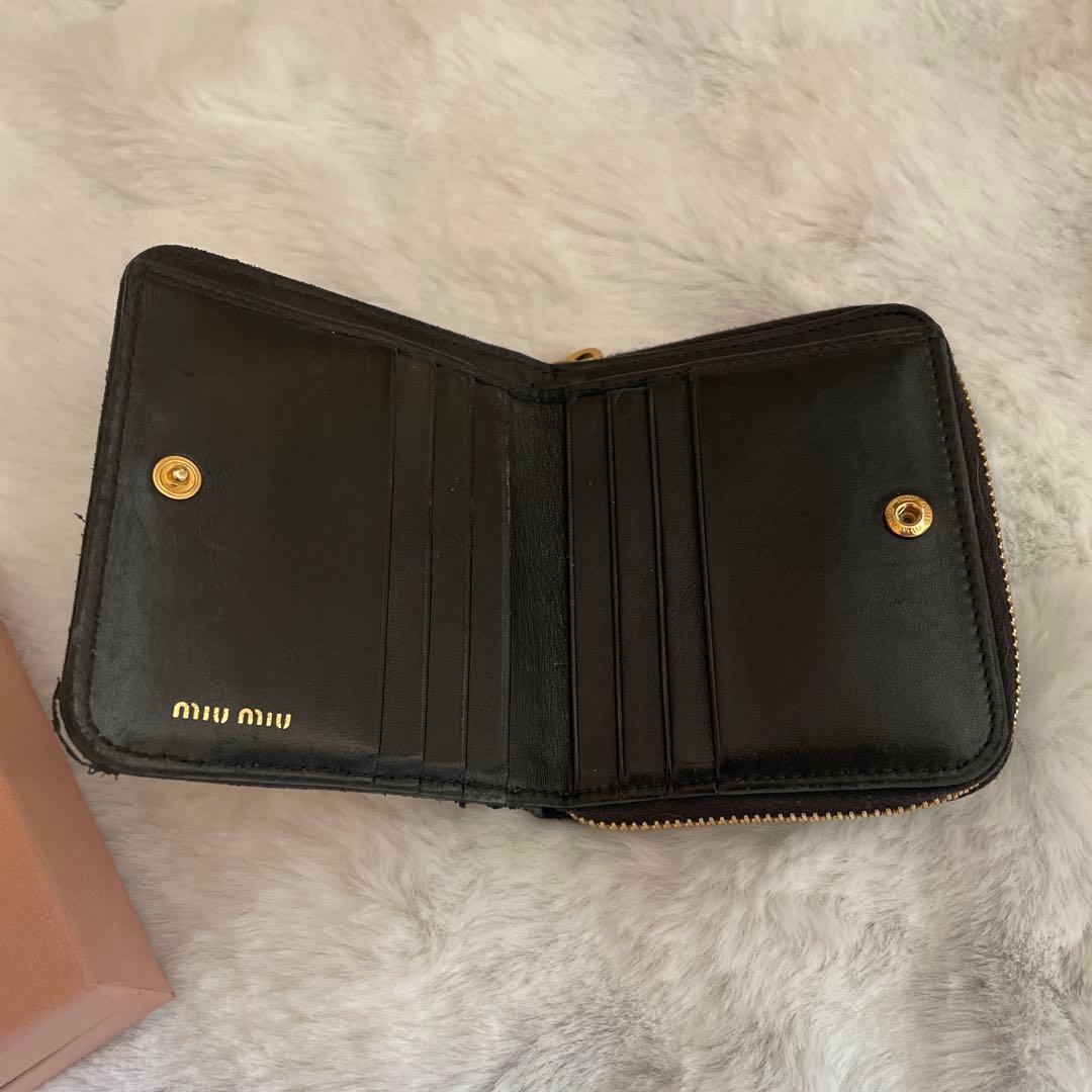 MIU MIU ミュウミュウ　二つ折財布　ブラック　NERO