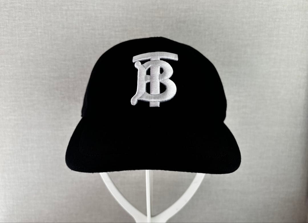 BURBERRY ベースボールキャップ 黒（M）