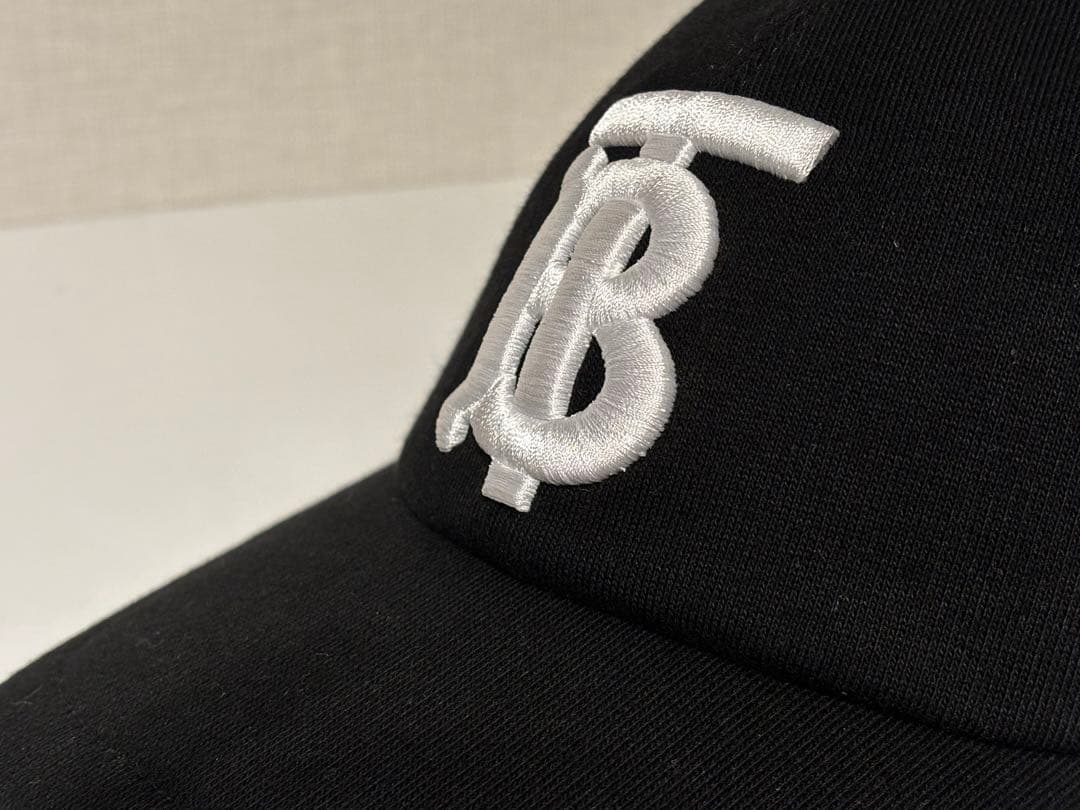 BURBERRY ベースボールキャップ 黒（M）