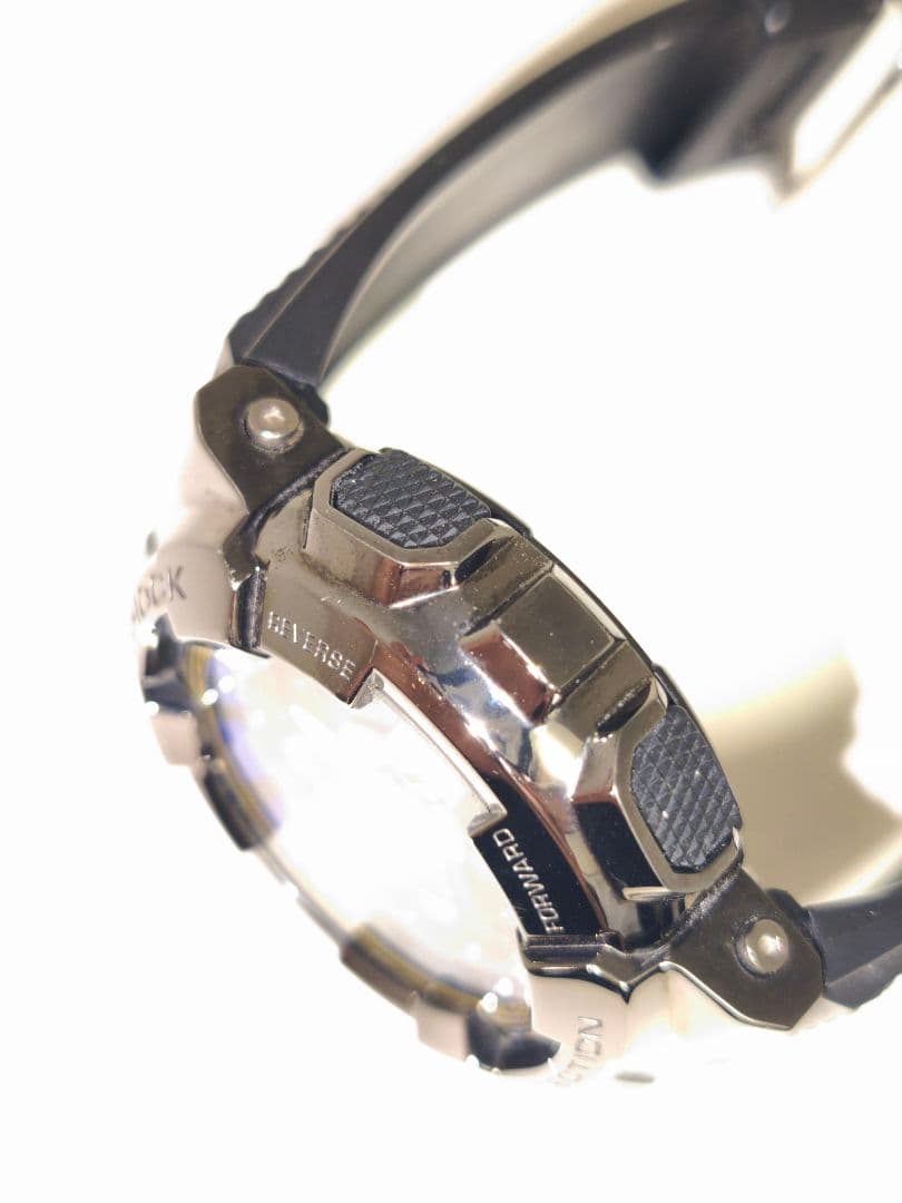 G-SHOCK GM-110B-1AJF 5553 メタルカバード マルチカラー