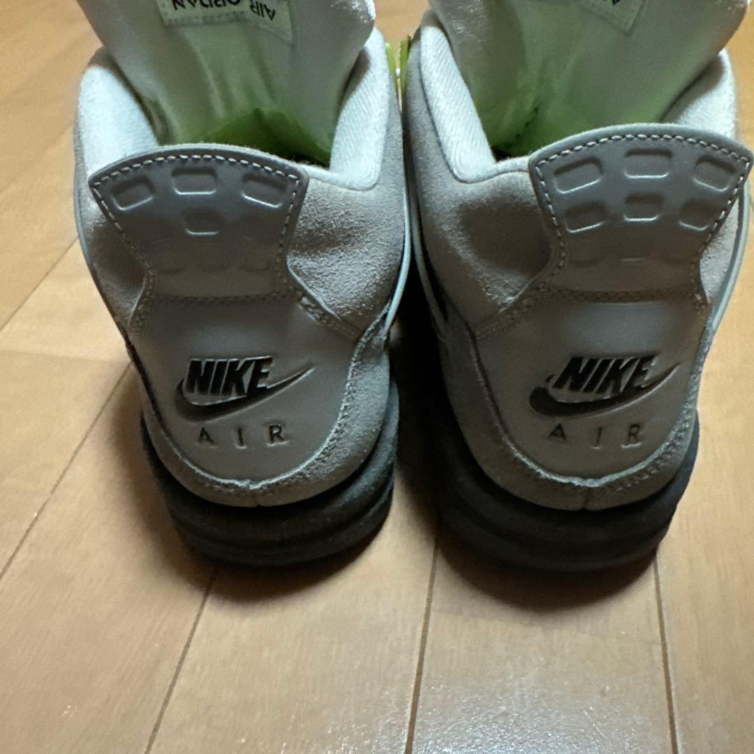 週末値下げNike Air Jordan 4 neon ネオン