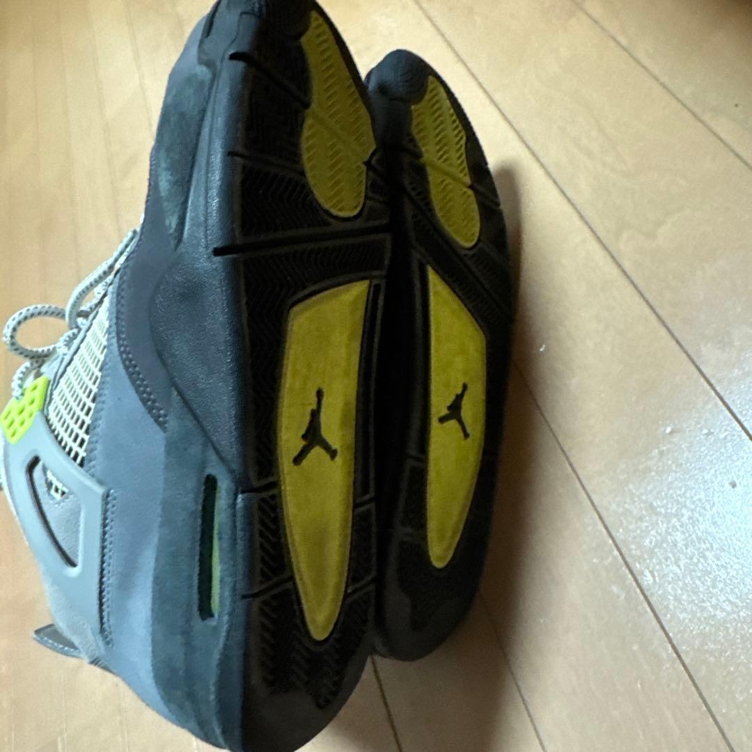 週末値下げNike Air Jordan 4 neon ネオン