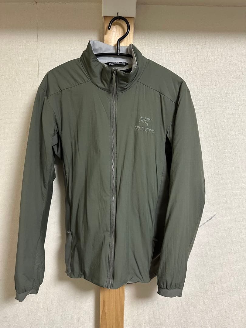 美品　ARC'TERYX Atom LT XSサイズ　完売品　 ドローコード付き