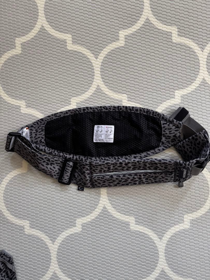 グスケット365 抱っこ紐 【レオパード】