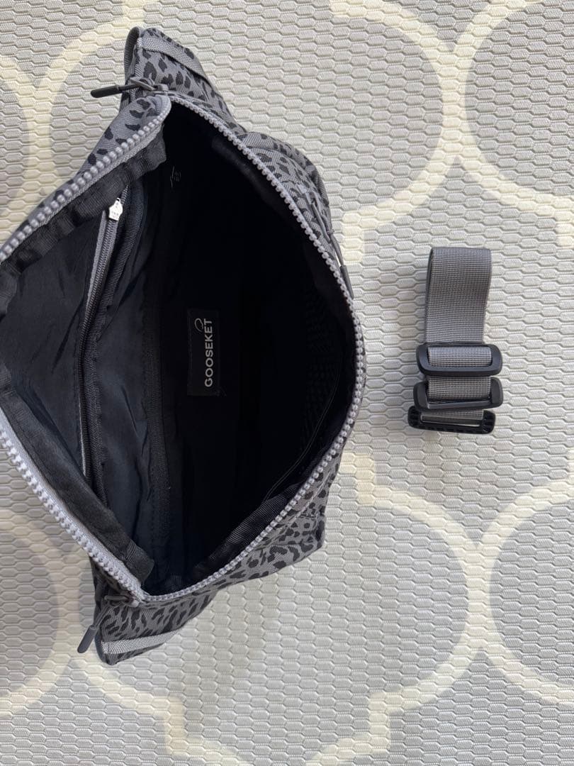 グスケット365 抱っこ紐 【レオパード】