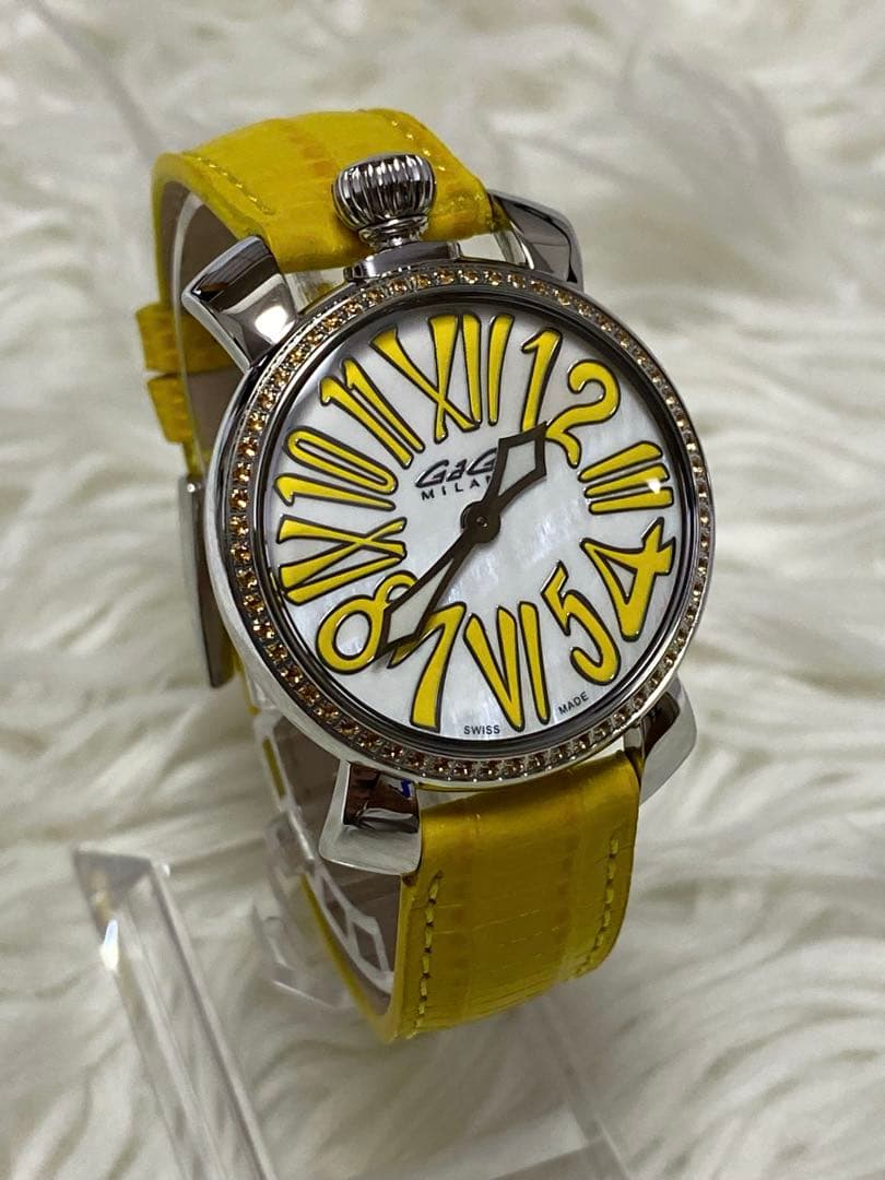 GaGa MILANO 6025.06 イエローストーン付きモデル