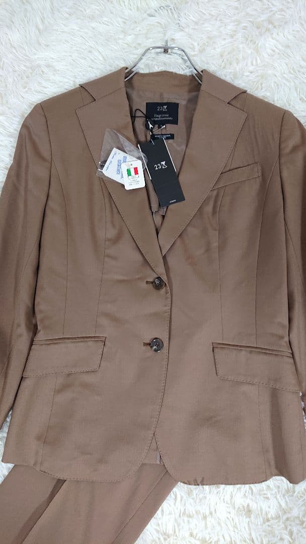 【新品】23区 イタリヤ製 ビジネスパンツスーツ 背ぬき 定価7万