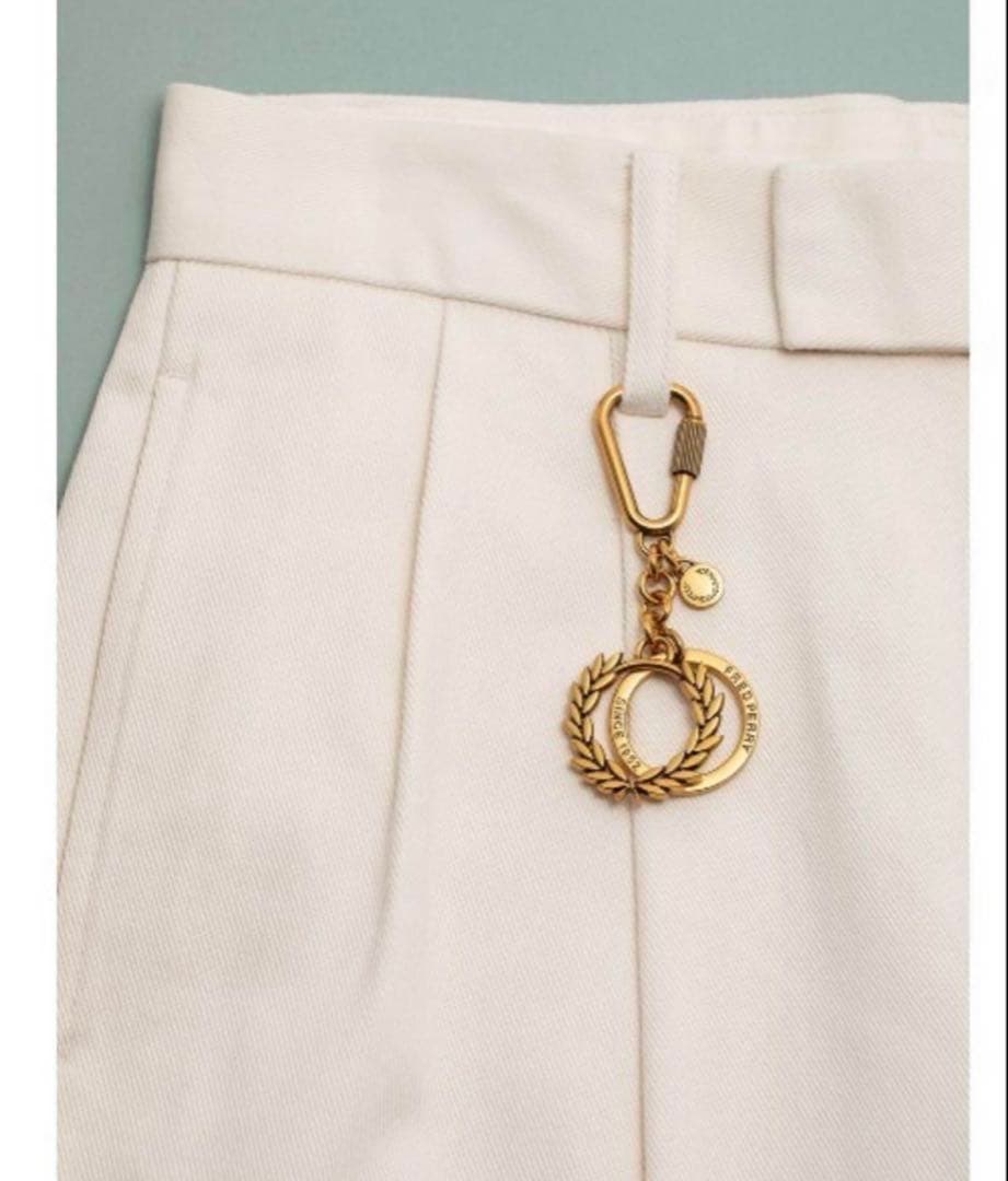 新品☆未使用【フレッドペリー】ゴールド　ロゴデザイン　刻印　キーリング